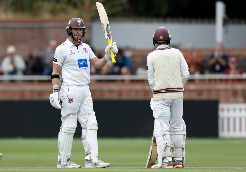 Somerset build big lead on day two - Somerset